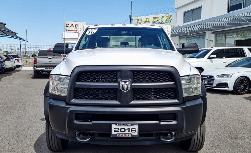 DODGE RAM 4500 DOBLE CABINA / CAJA REDILAS 2016